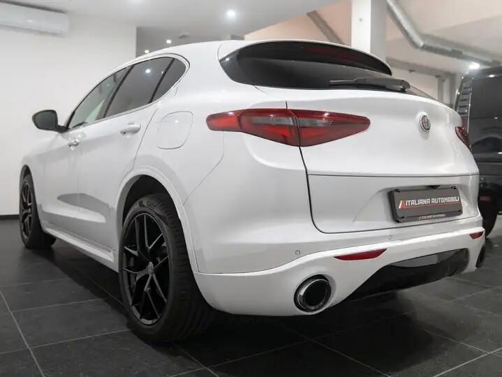 Alfa Romeo Stelvio 2.0 Turbo 280 CV AT8 Q4 First Edition
