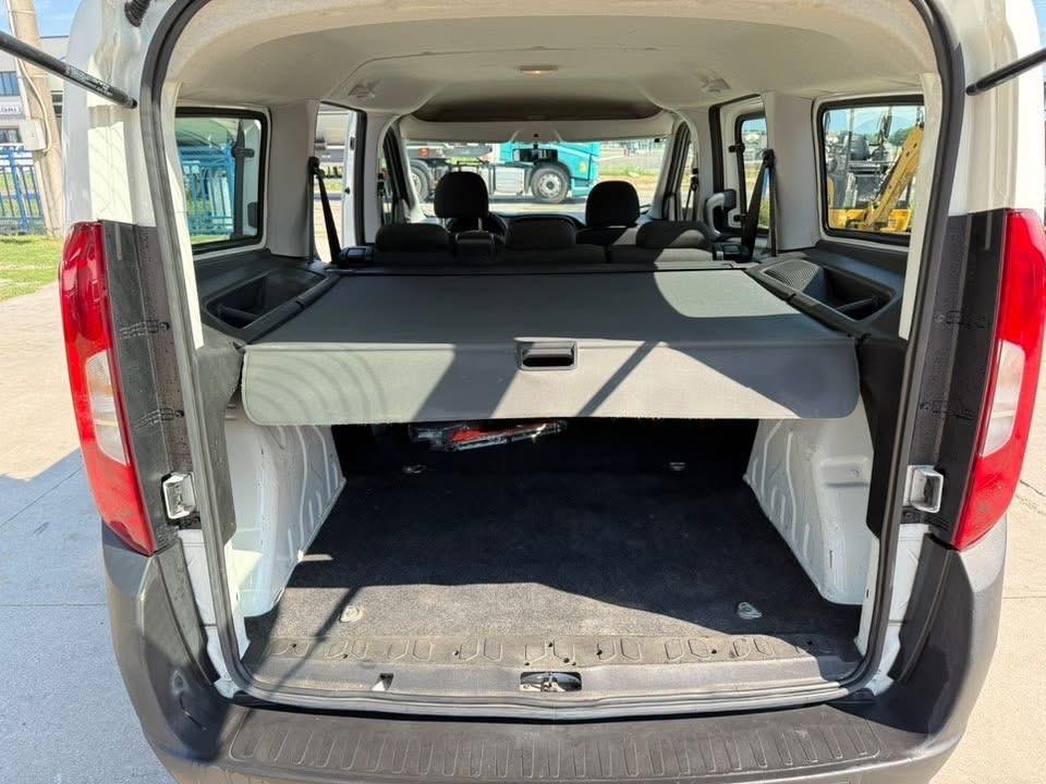 Autocarro FIAT DOBLO Maxi - 5 posti