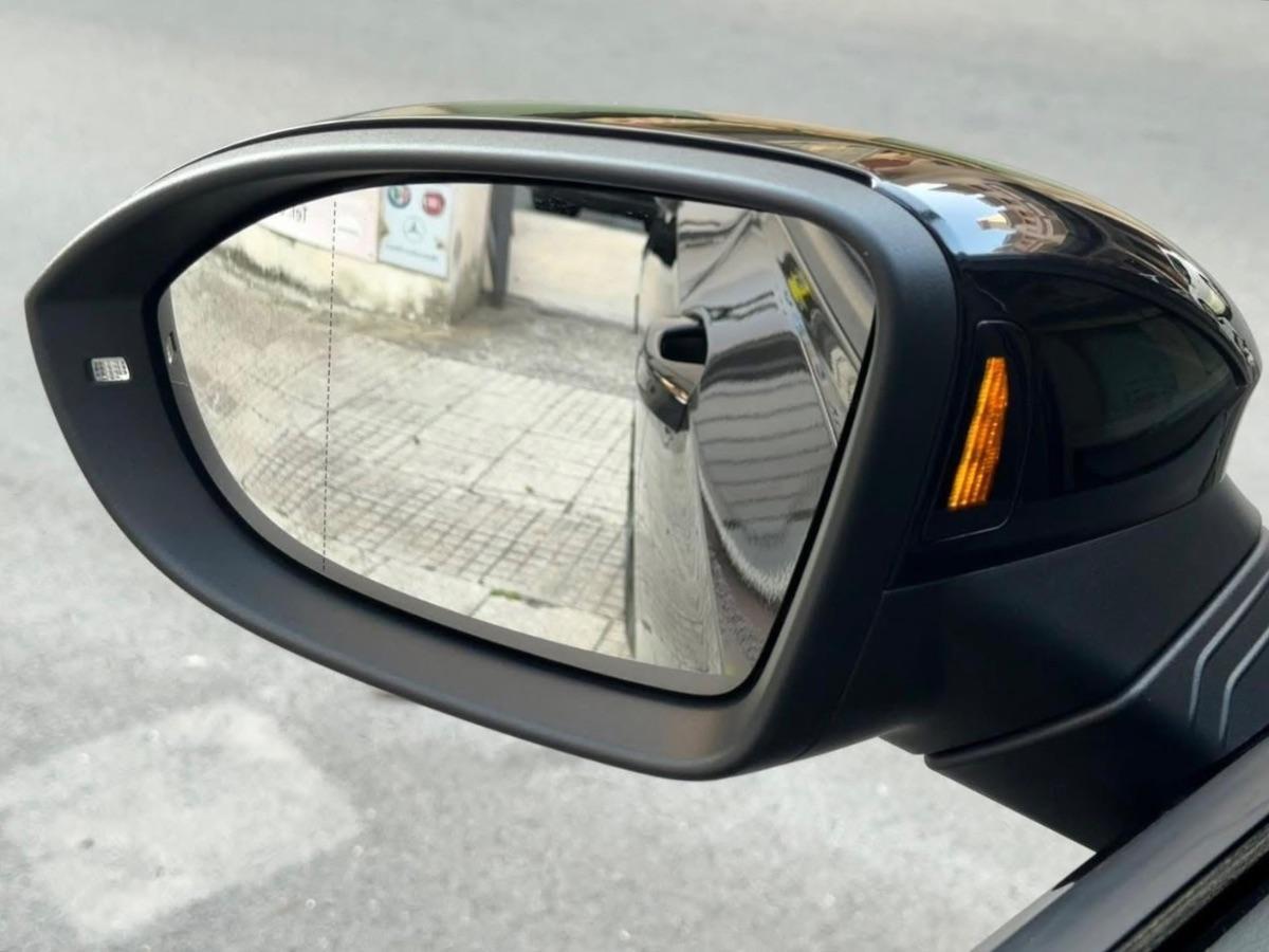 Volkswagen Golf 8 GTI 2.0 TSI 245 CV