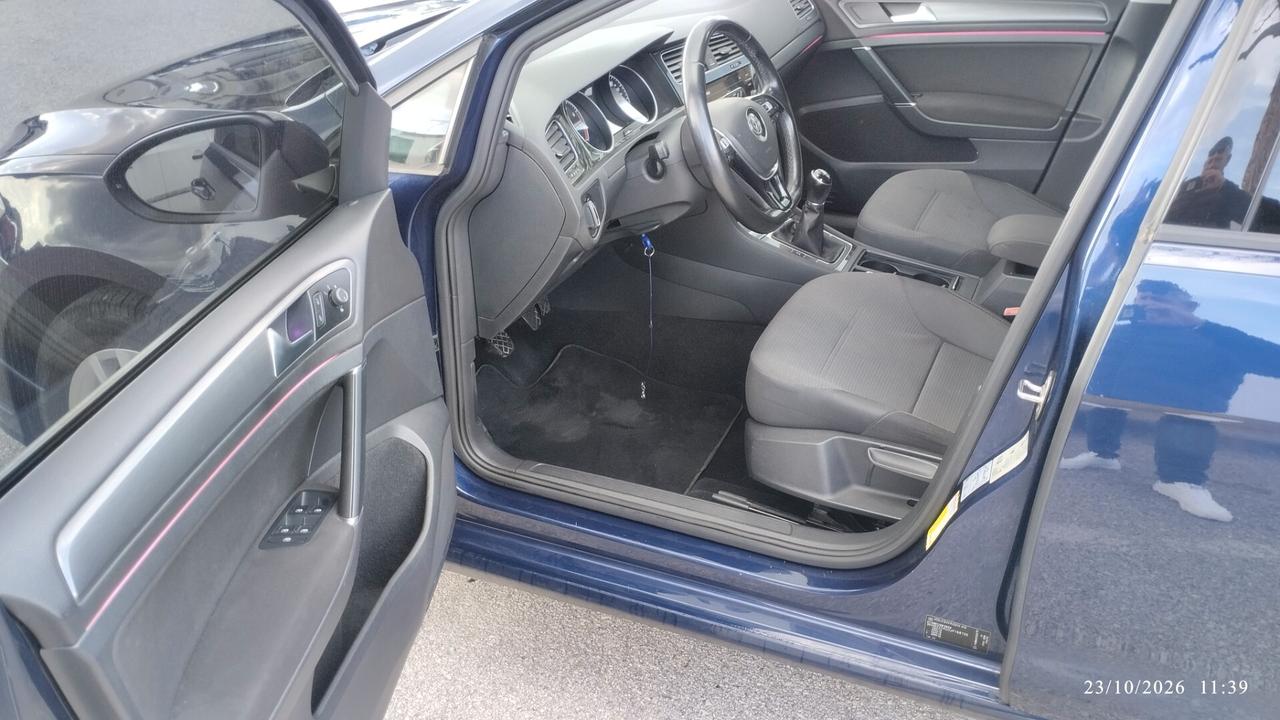 Volkswagen Golf WOLKSVAGEN BMT BENZINA /METANO