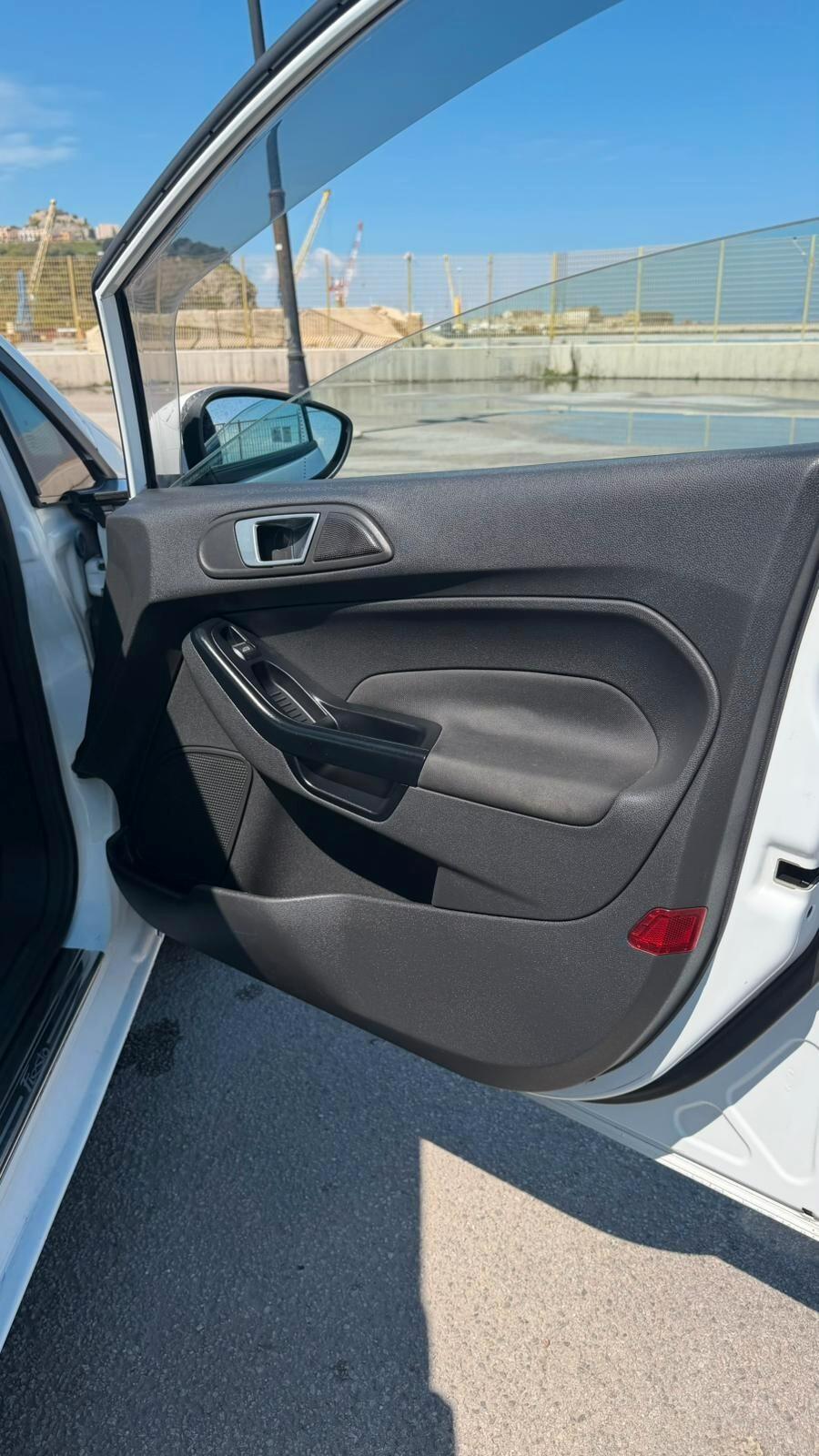 Ford Fiesta 1.2 Benzina 2016 - Neo Patentati - 140.000km -