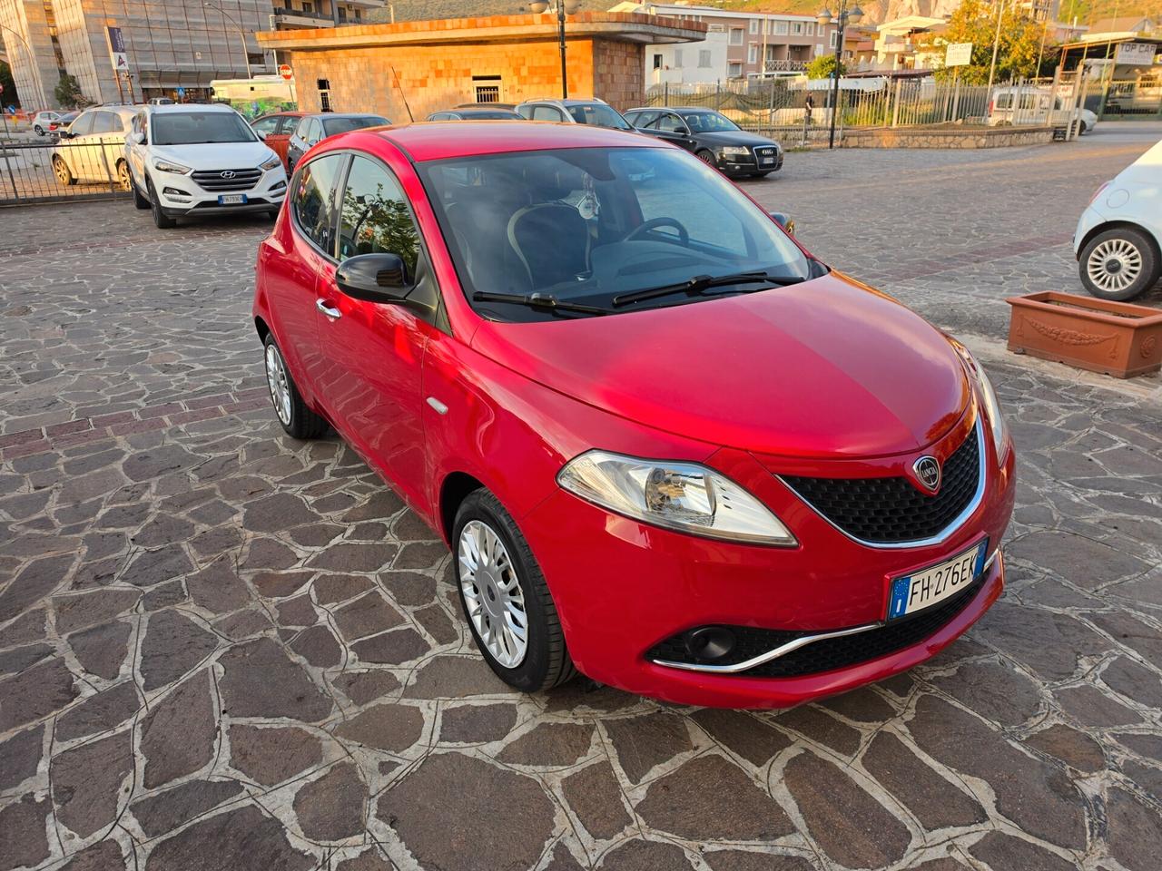 Lancia Ypsilon 1.2 69 CV 5 porte Silver