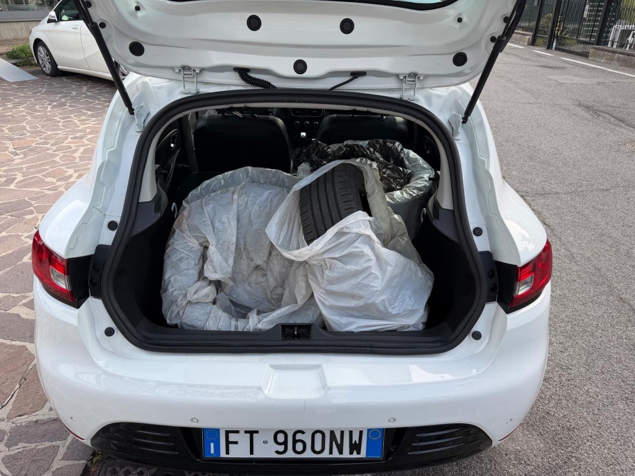 Renault Clio TCe 12V 75 CV 5 porte Moschino Life