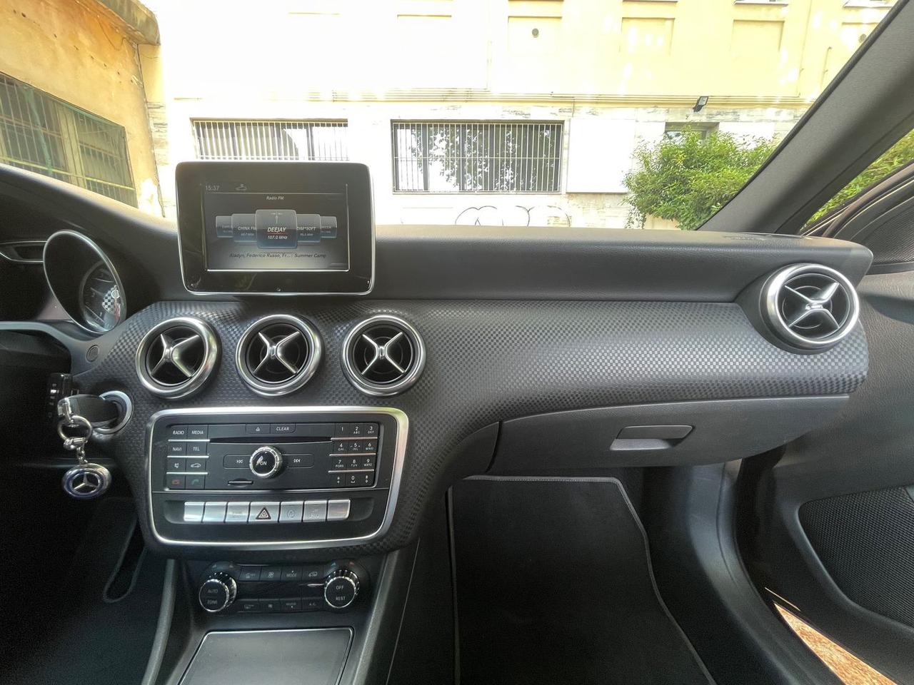 Mercedes-Benz A 200 Business A 200 D