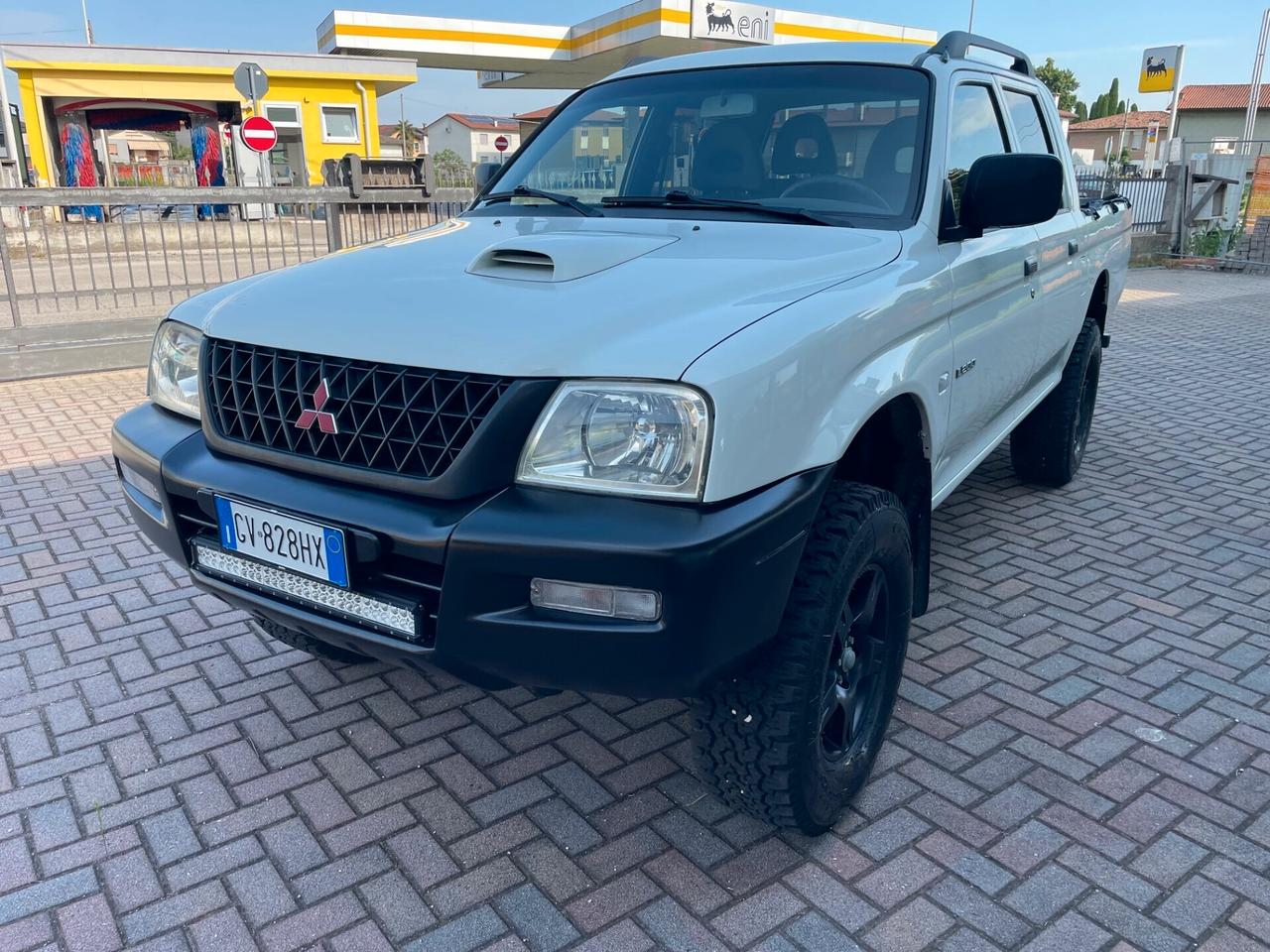 Mitsubishi L200 2.5 TDI 4WD Double Cab Pick-up GL GANCIO TRAINO