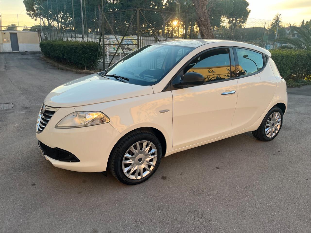 Lancia Ypsilon 1.2 69 CV 5p. Silver UsatoSicuro