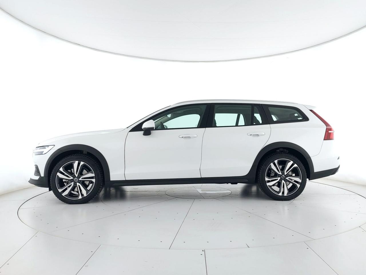 VOLVO V60 Cross Country 2.0 b4 Core awd auto CAMERA+FULL LED