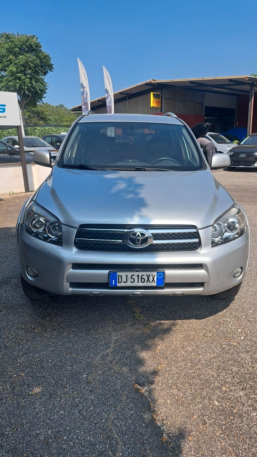 Toyota RAV 4 RAV4 2.2 D-4D 177 CV Luxury