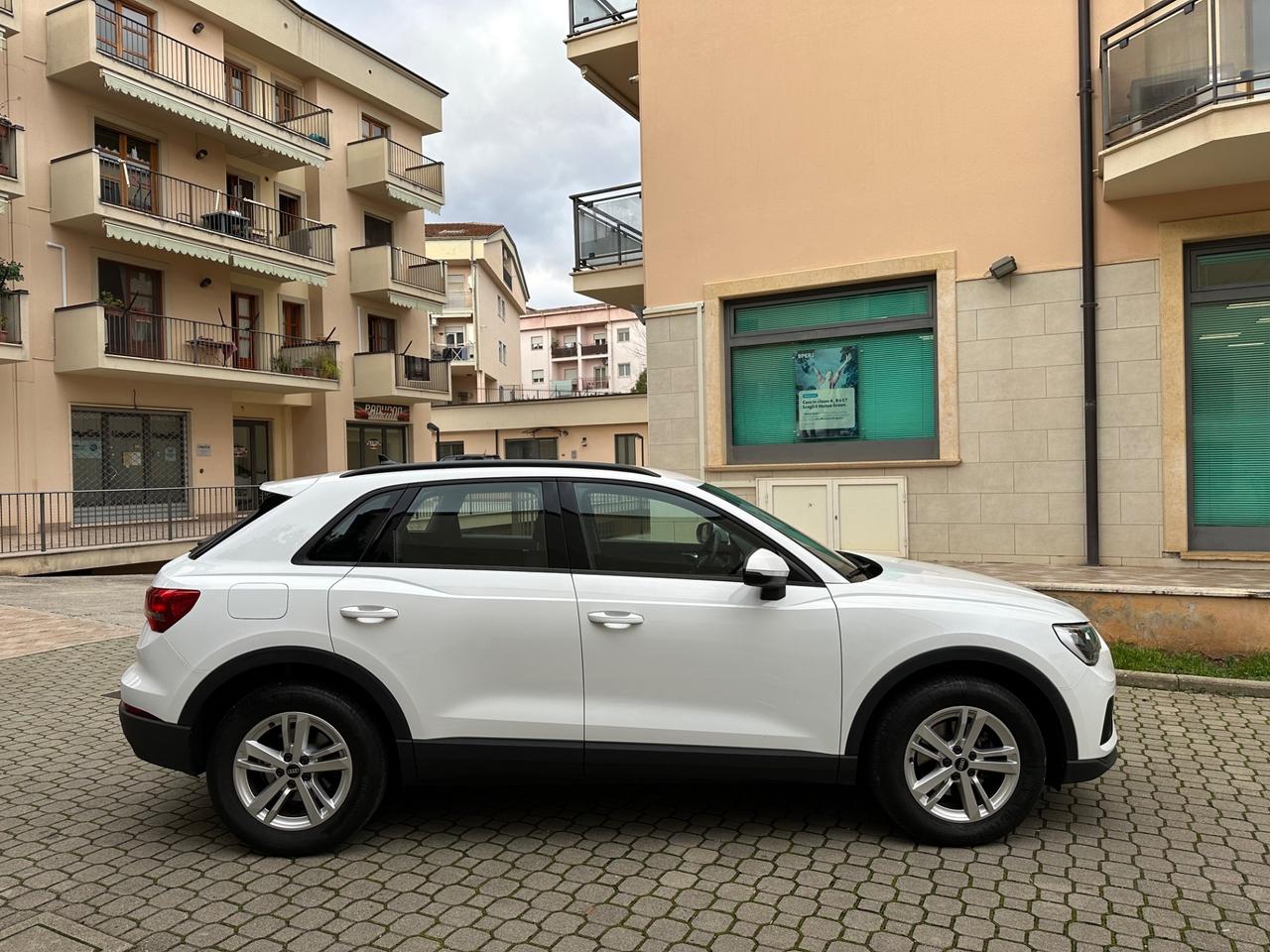 Audi Q3 35 TDI Business