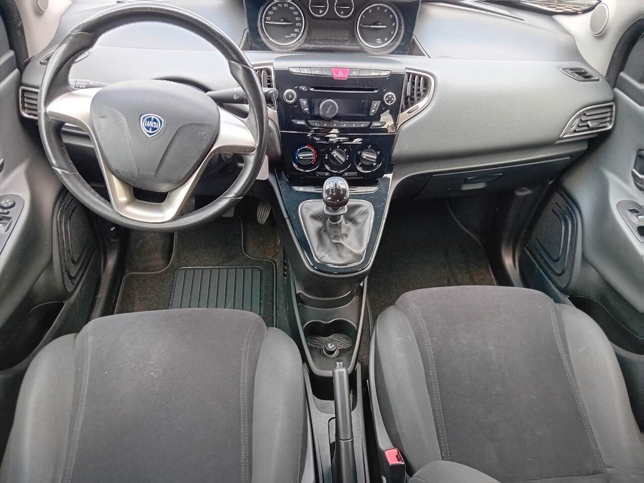 Lancia Ypsilon 1.2 69 CV 5 porte S&S Gold