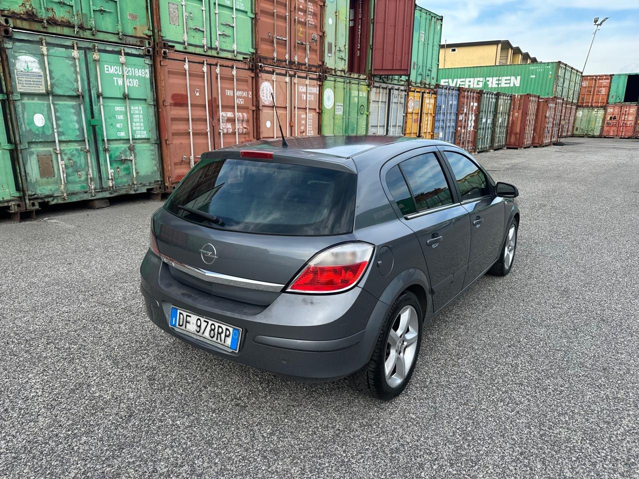 Opel Astra 1.9 16V CDTI 150CV 5 porte Cosmo