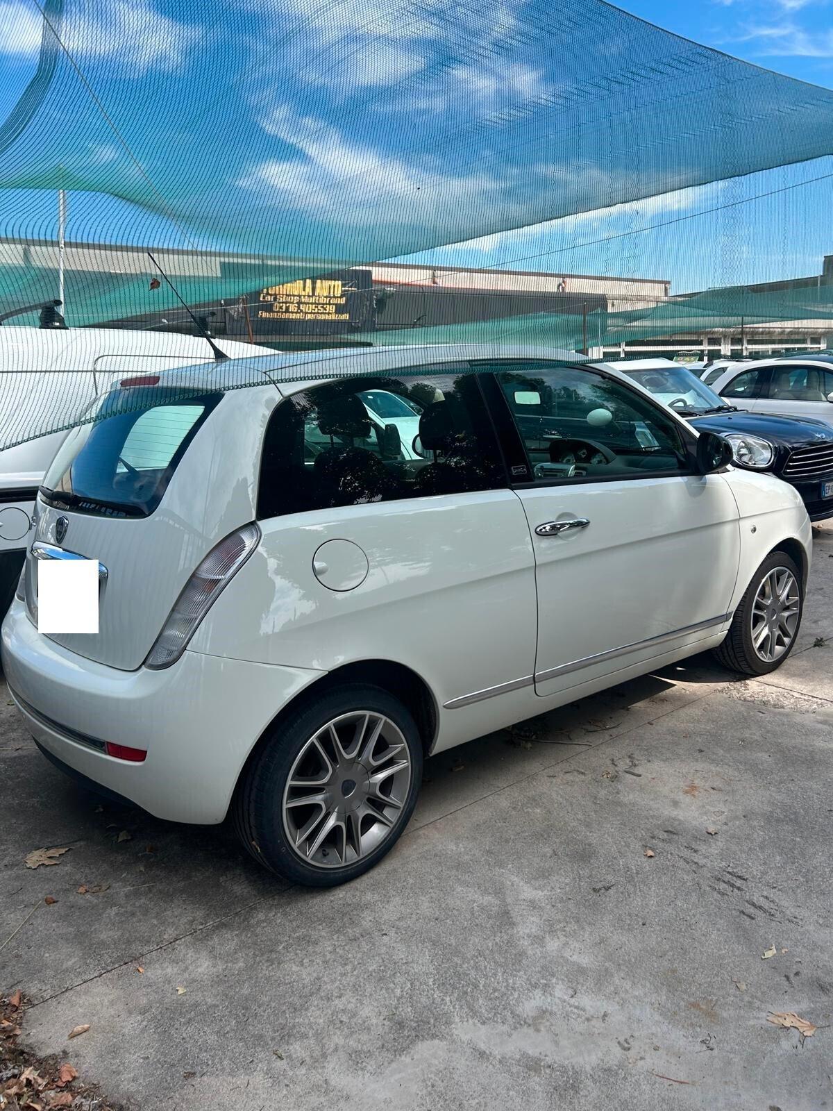 Lancia Ypsilon 1.2 Benzina 69 CV Unyca 3 porte ok neo patentati