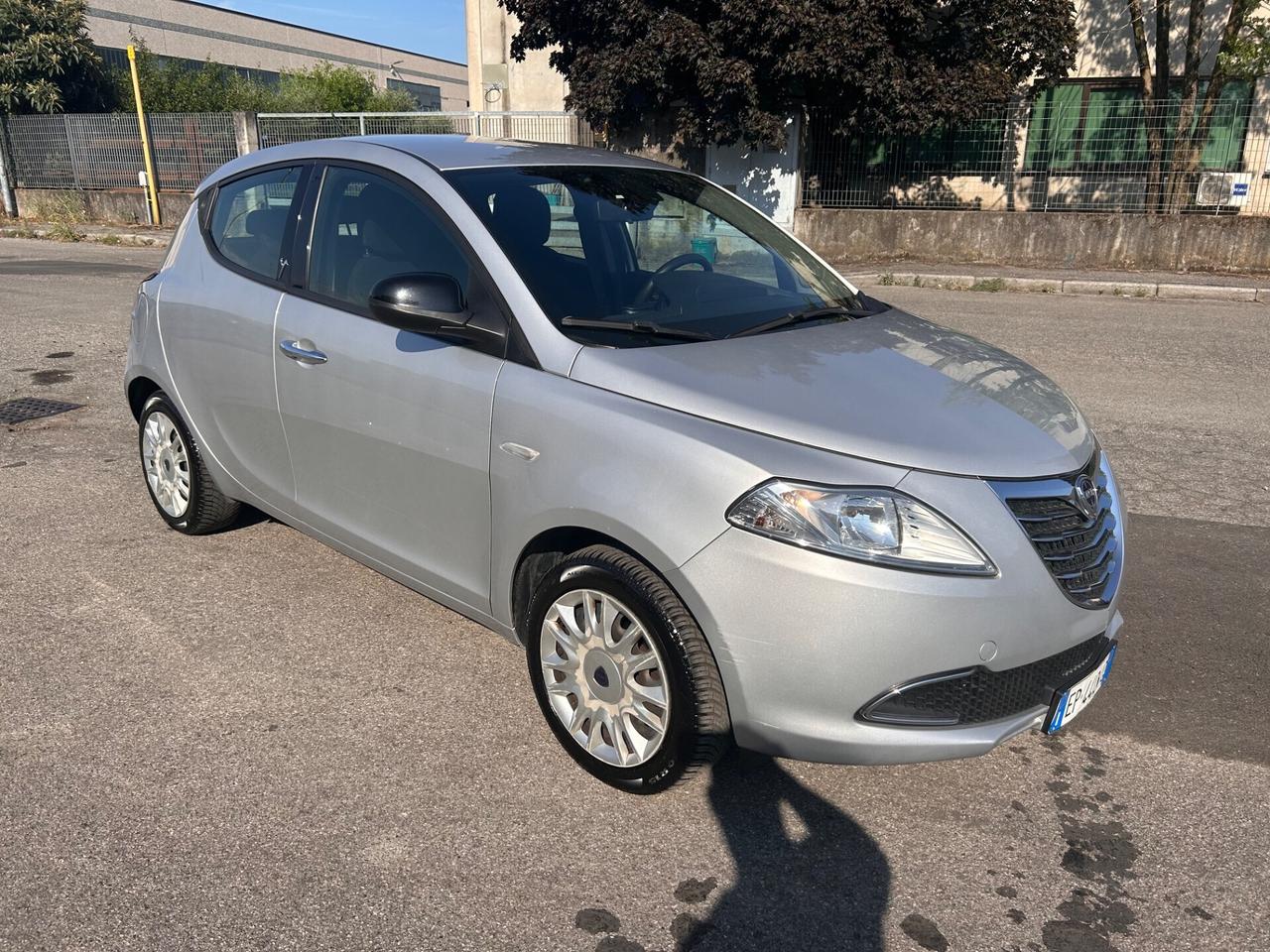Lancia Ypsilon 1.2 69 CV 5 porte km 107000