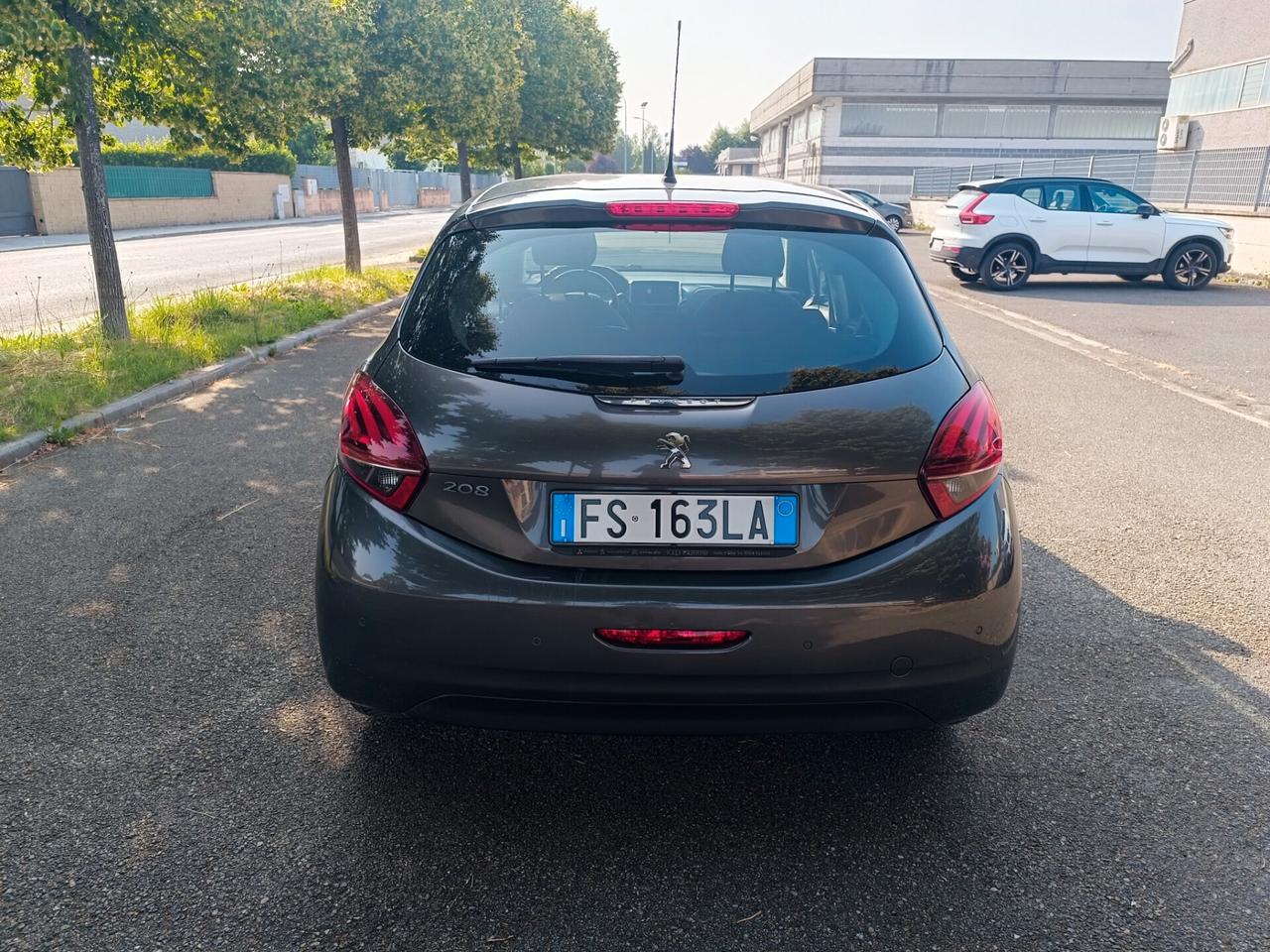 Peugeot 208 1.2 5 porte del 2018 SOLO 102.000 KM
