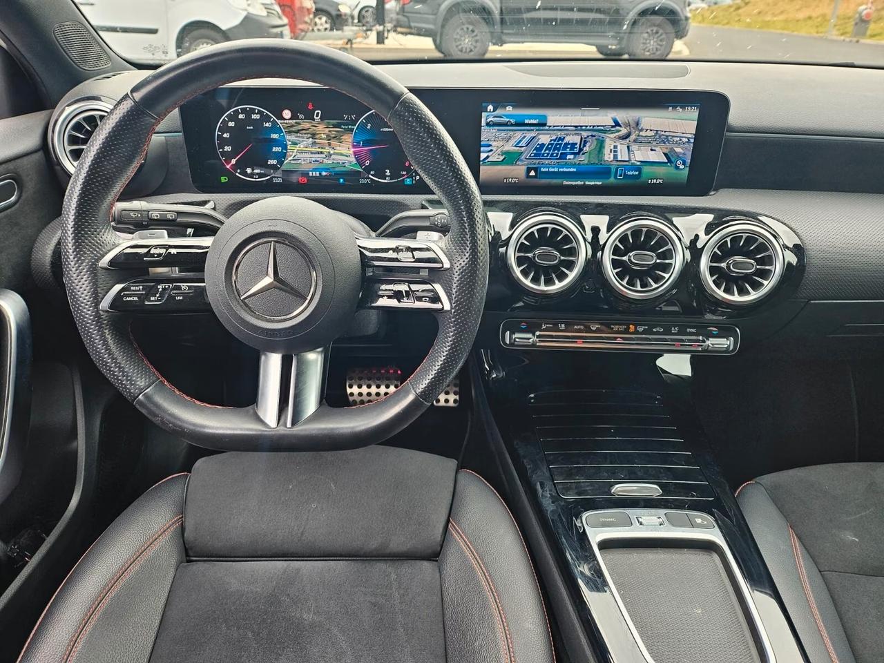 Mercedes-benz A 200 200d AMG*PACCHETTO NIGHT*MBUX*NAVIGATORE*TELECAMERA*LED*PDC