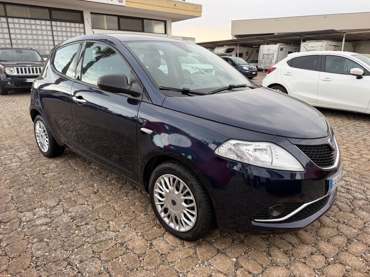 Lancia Ypsilon 1.2 69 CV 5 porte GPL Ecochic Gold