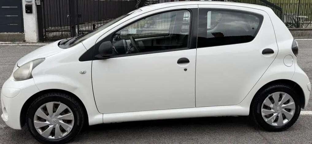 Toyota Aygo 1.0 12V VVT-i 5 porte