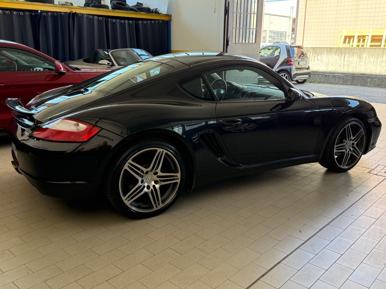 Porsche Cayman 2.7