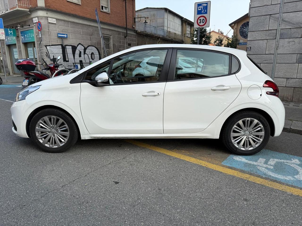 Peugeot 208 Active 1.2 PureTech 82 LPG #5818