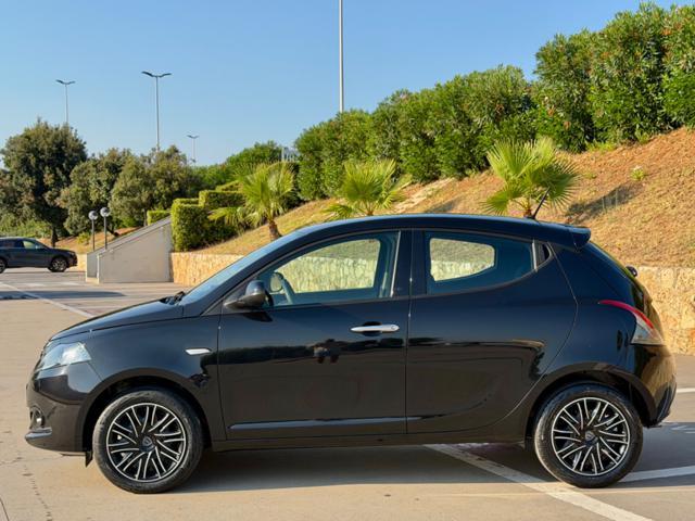 LANCIA Ypsilon GOLD+NAVI CARPLAY+SENSORI+LED