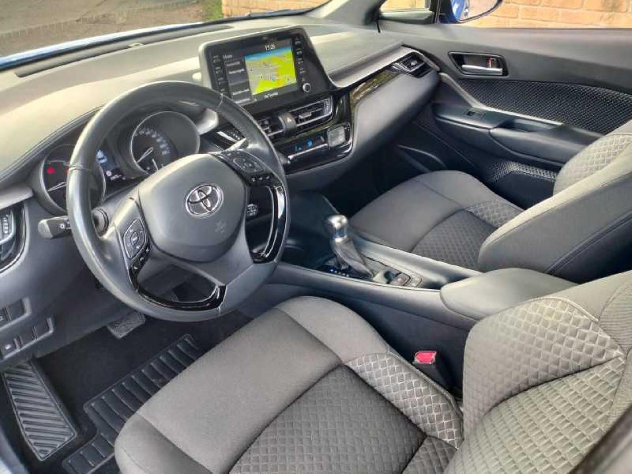 Toyota C-HR 1.8h Business e-cvt KM 55000!