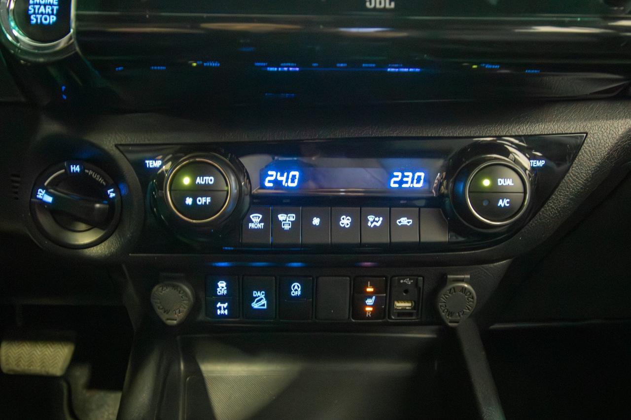 Toyota Hilux 2.8 D Double Cab Invincible 4wd Auto 204cv N1