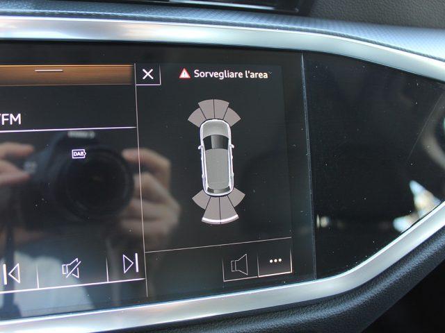 AUDI Q3 35 TDI Business Advanced