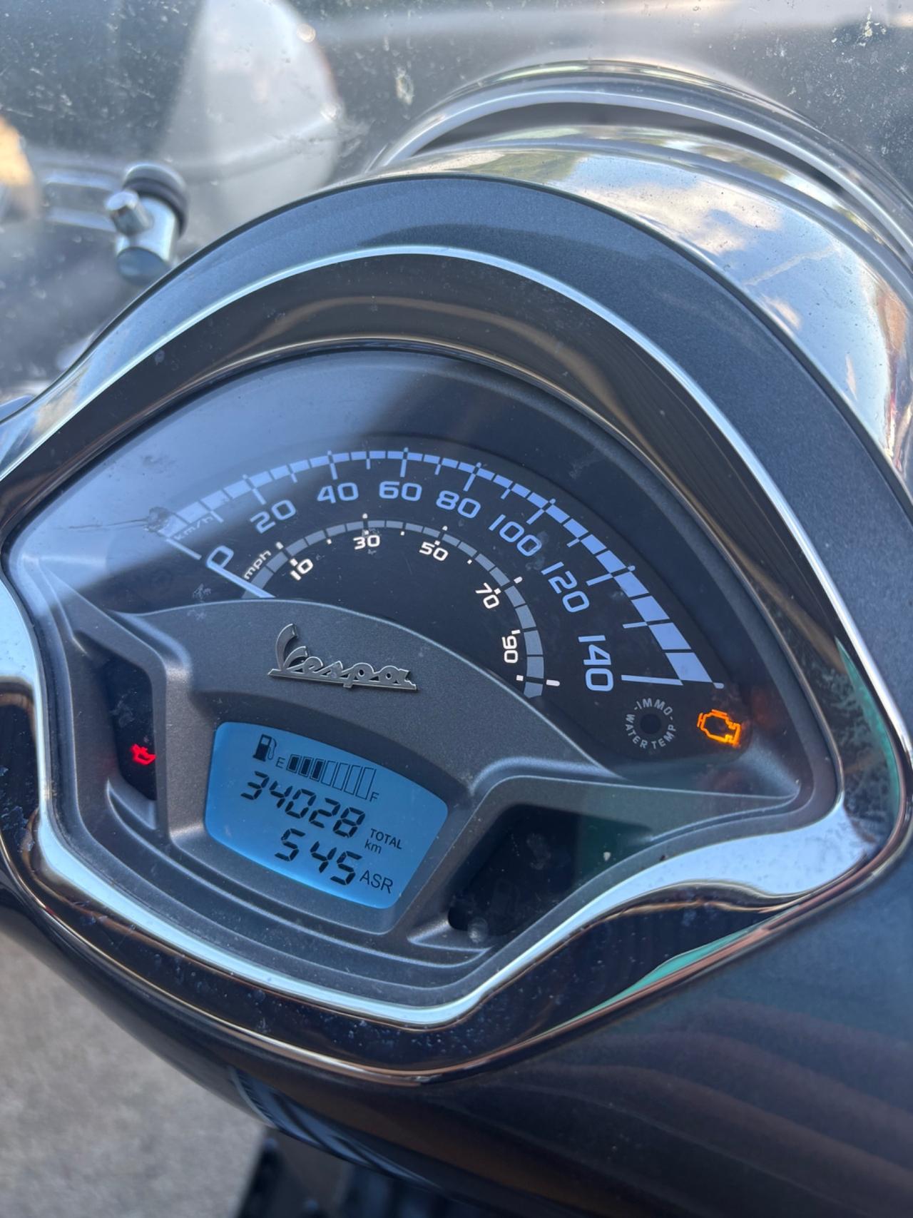 VESPA 300 TOURING HPE