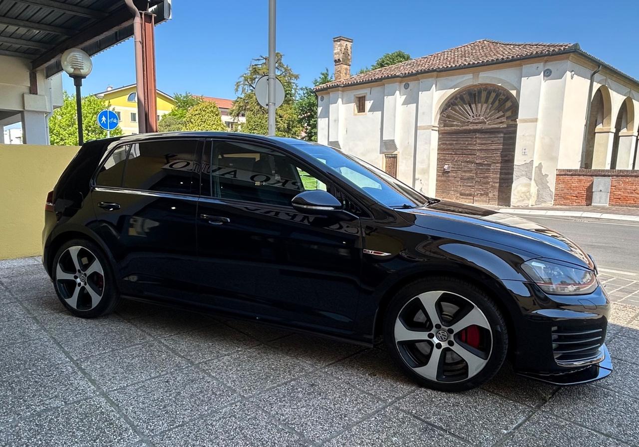 Volkswagen Golf GTI Performance 2.0 230cv