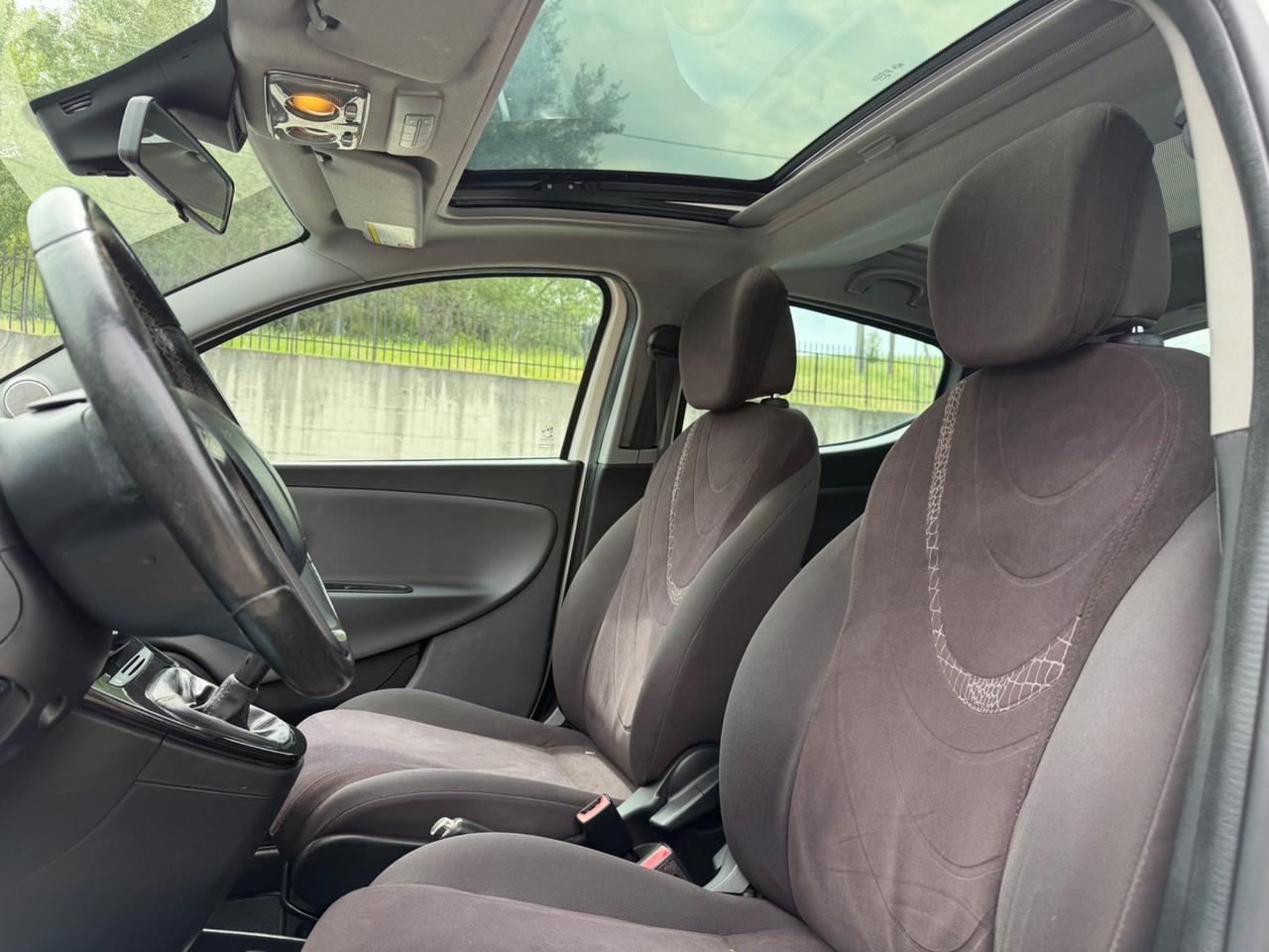 Lancia Ypsilon 0.9 TwinAir 5porte 85CV /TETTO APR.