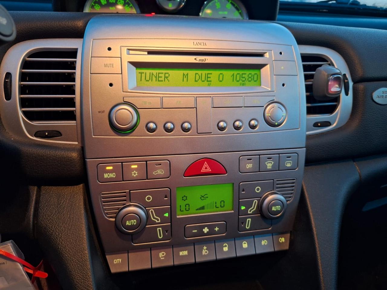 Lancia Ypsilon 1.2 ModaMilano - OK NEOPATENTATI