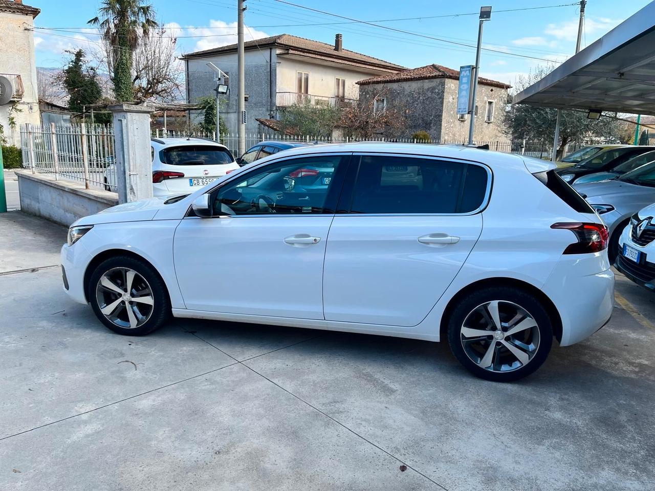 Peugeot 308 BlueHDi 120 S&S Allure