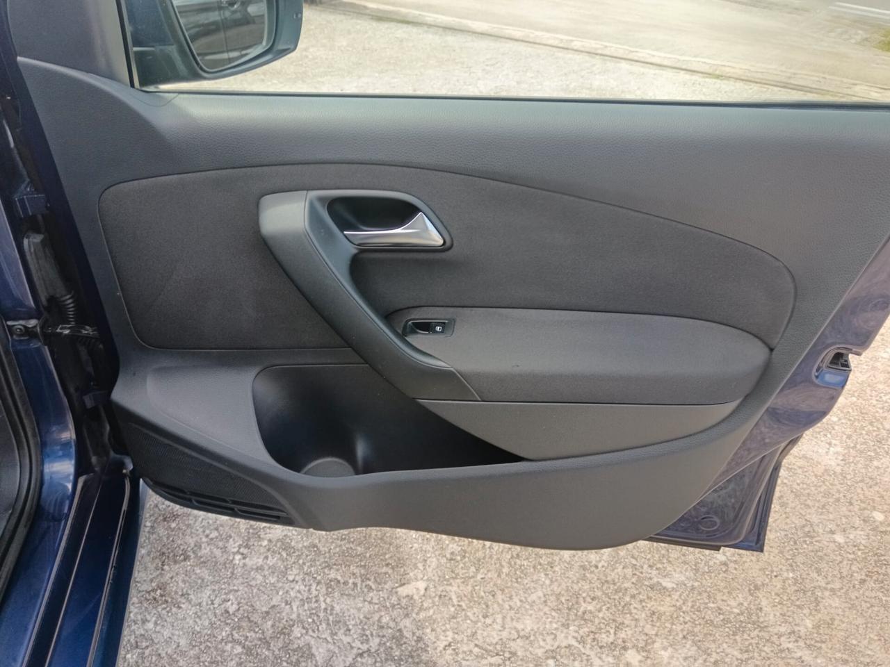 Volkswagen Polo 1.2 TDIComfortline - 2013
