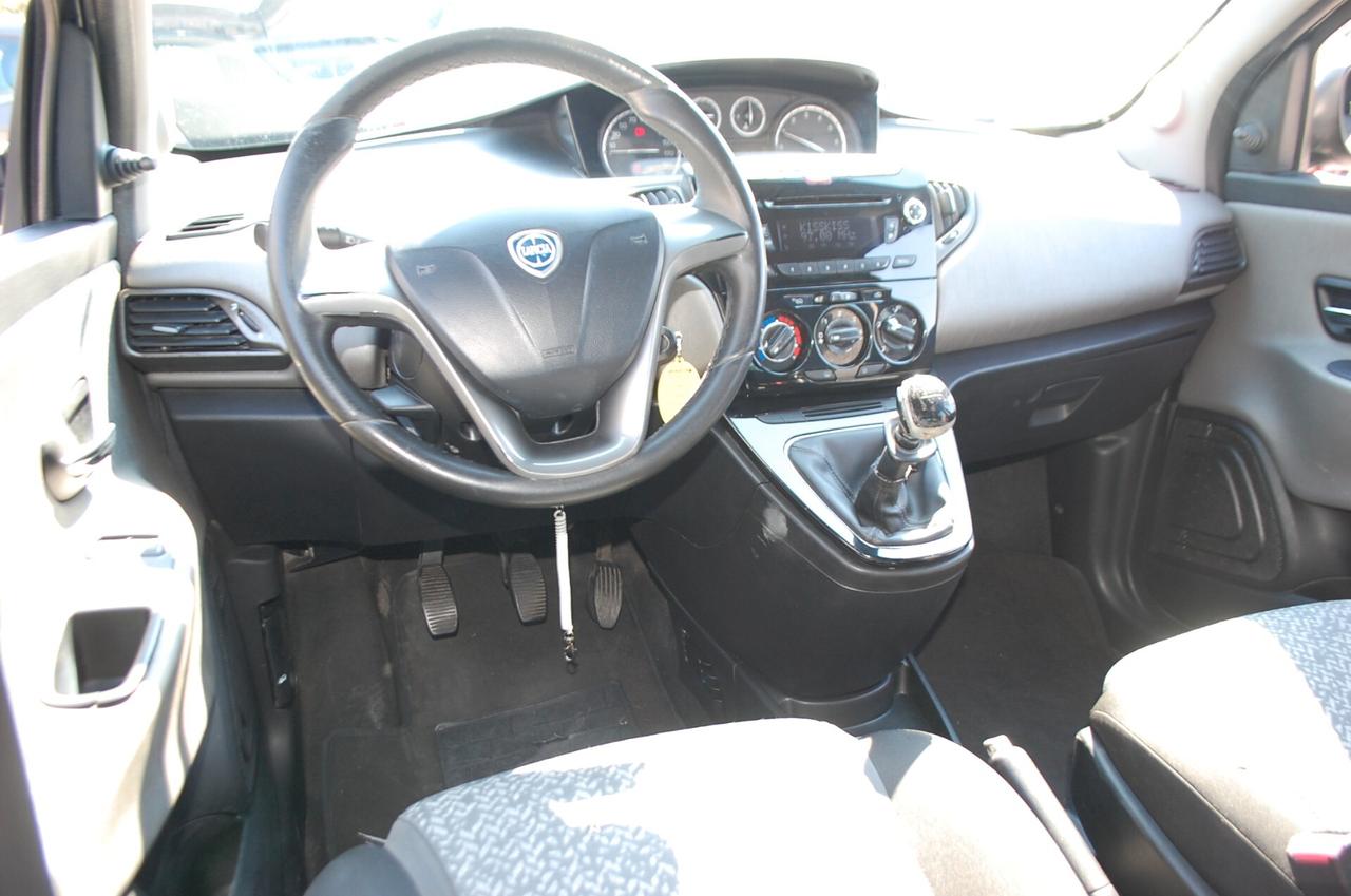 Lancia Ypsilon 1.2 8v Silver ecochic Gpl 69CV Uff Italy Lega