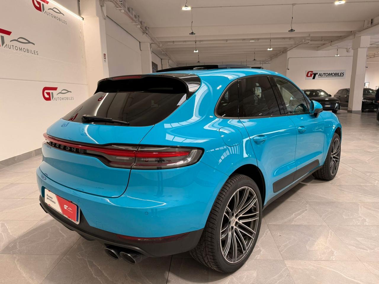 Porsche Macan 2.0 BLU MIAMI