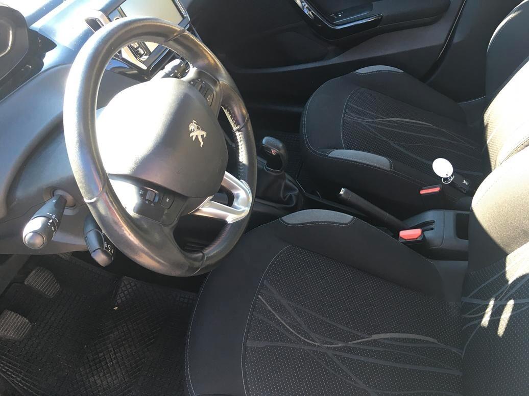 Peugeot 208 1.4 HDi 68 CV 5 porte Allure