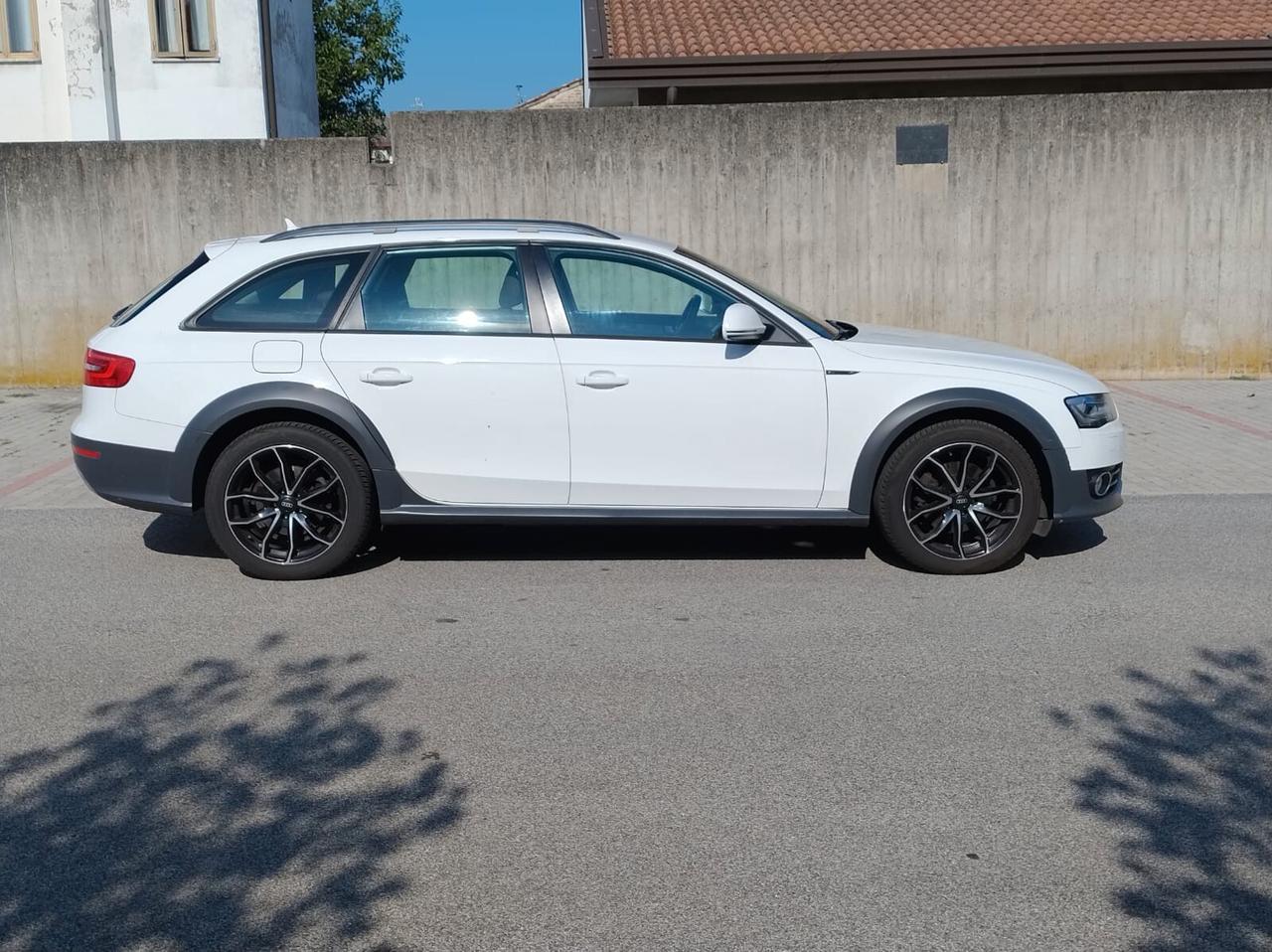 Audi A4 allroad 2.0tdi 150cv S-Line CAMBIO MANUALE-EURO6B