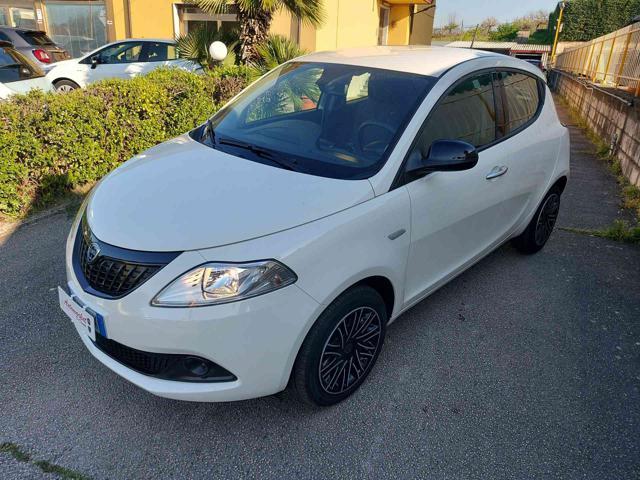 LANCIA Ypsilon 1.0 FireFly 5 porte S&S Hybrid Silver *KM 0*