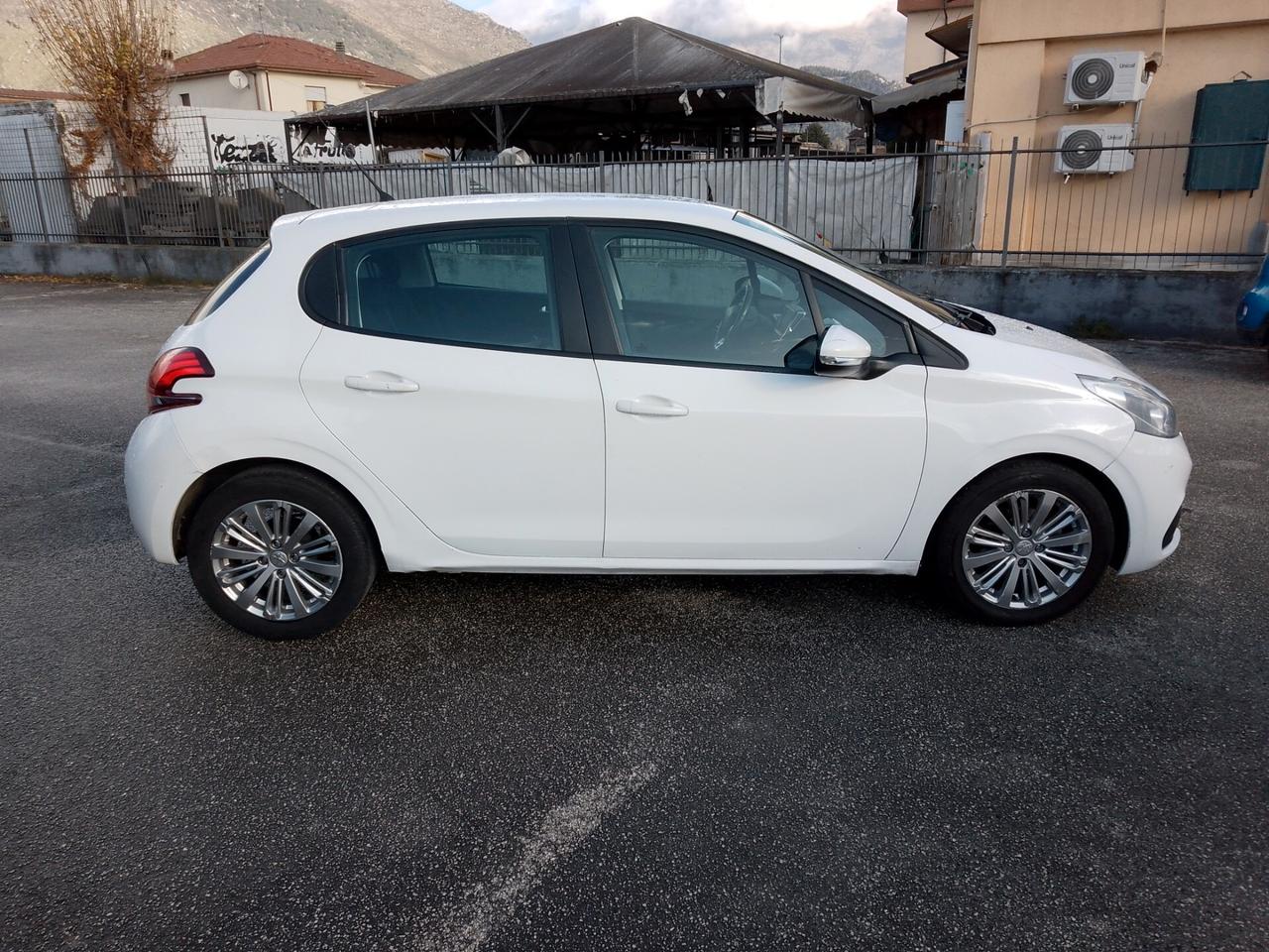 Peugeot 208 BlueHDi 75 5 porte Allure