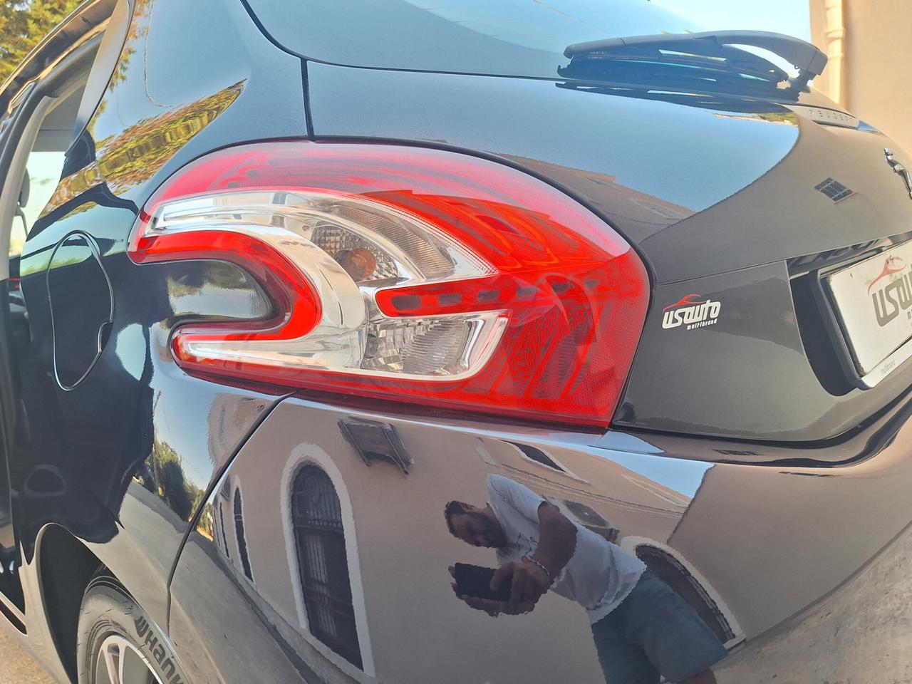 Peugeot 208 1.4 HDi 68 CV 5 p PERFETTA 2015