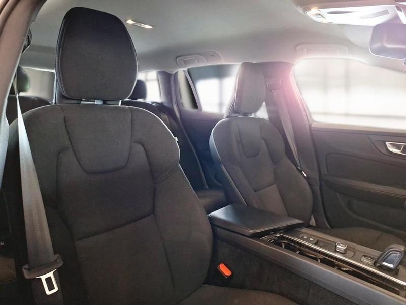 VOLVO V60 B4 D autom. Momentum Business WAGON