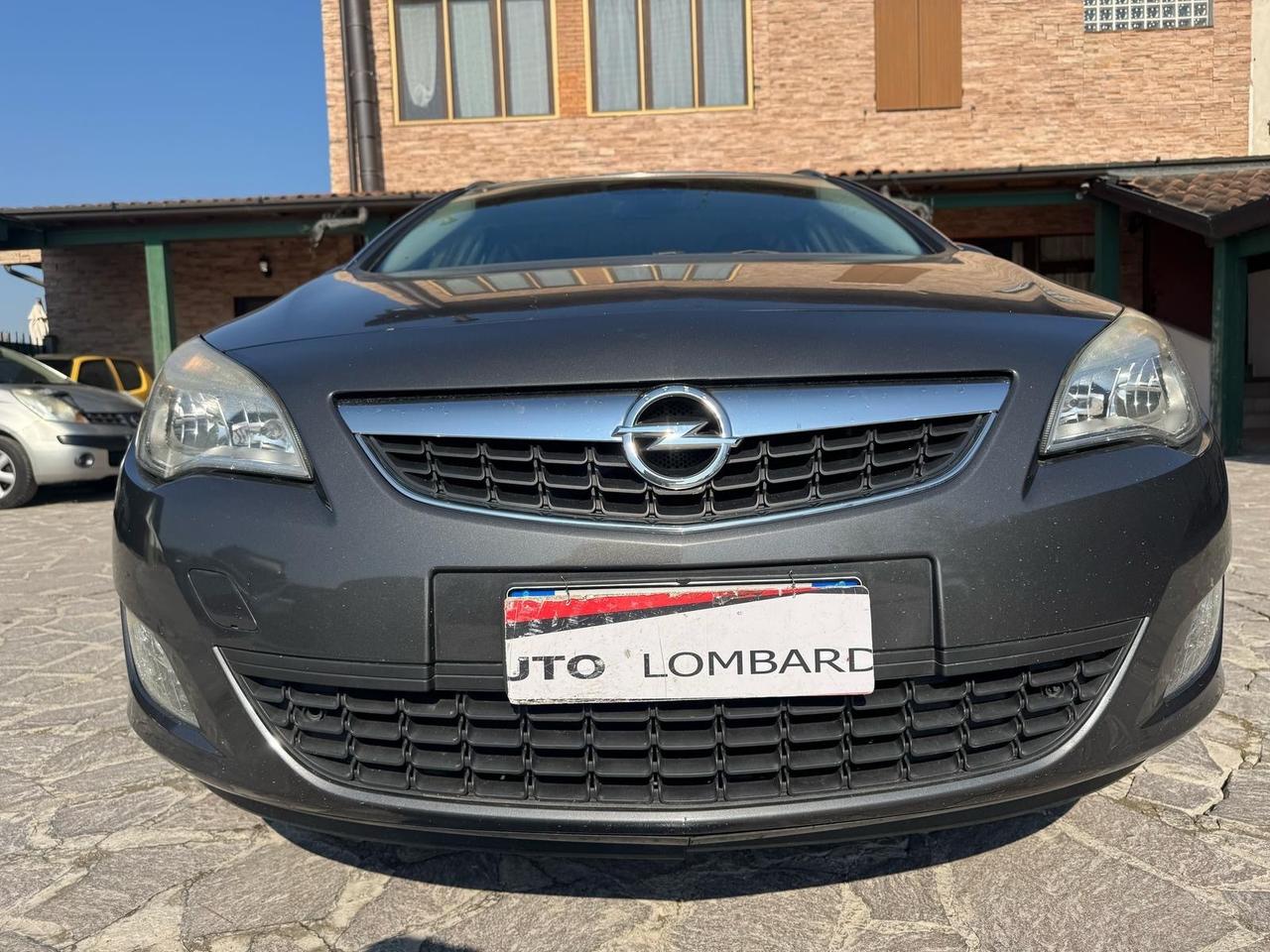 Opel Astra 1.7 CDTI 110CV Sports Tourer Cosmo neopatentati