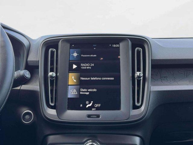 VOLVO XC40 T3 MOMENTUM AUTOMATICA