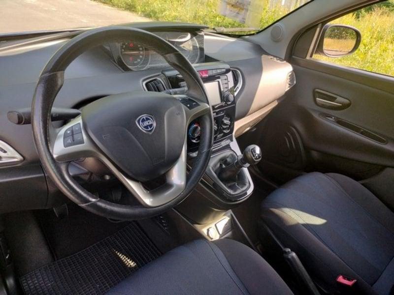 Lancia Ypsilon 1.2 69 CV 5 porte S&S Gold