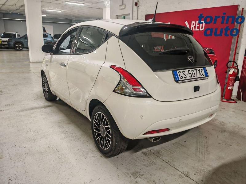 Lancia Ypsilon 1.0 FireFly 70cv Hybrid Platino