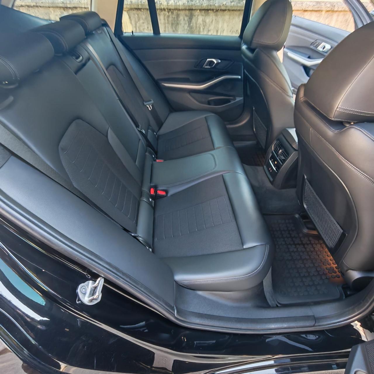 Bmw 318d 48V Touring Business Advantage