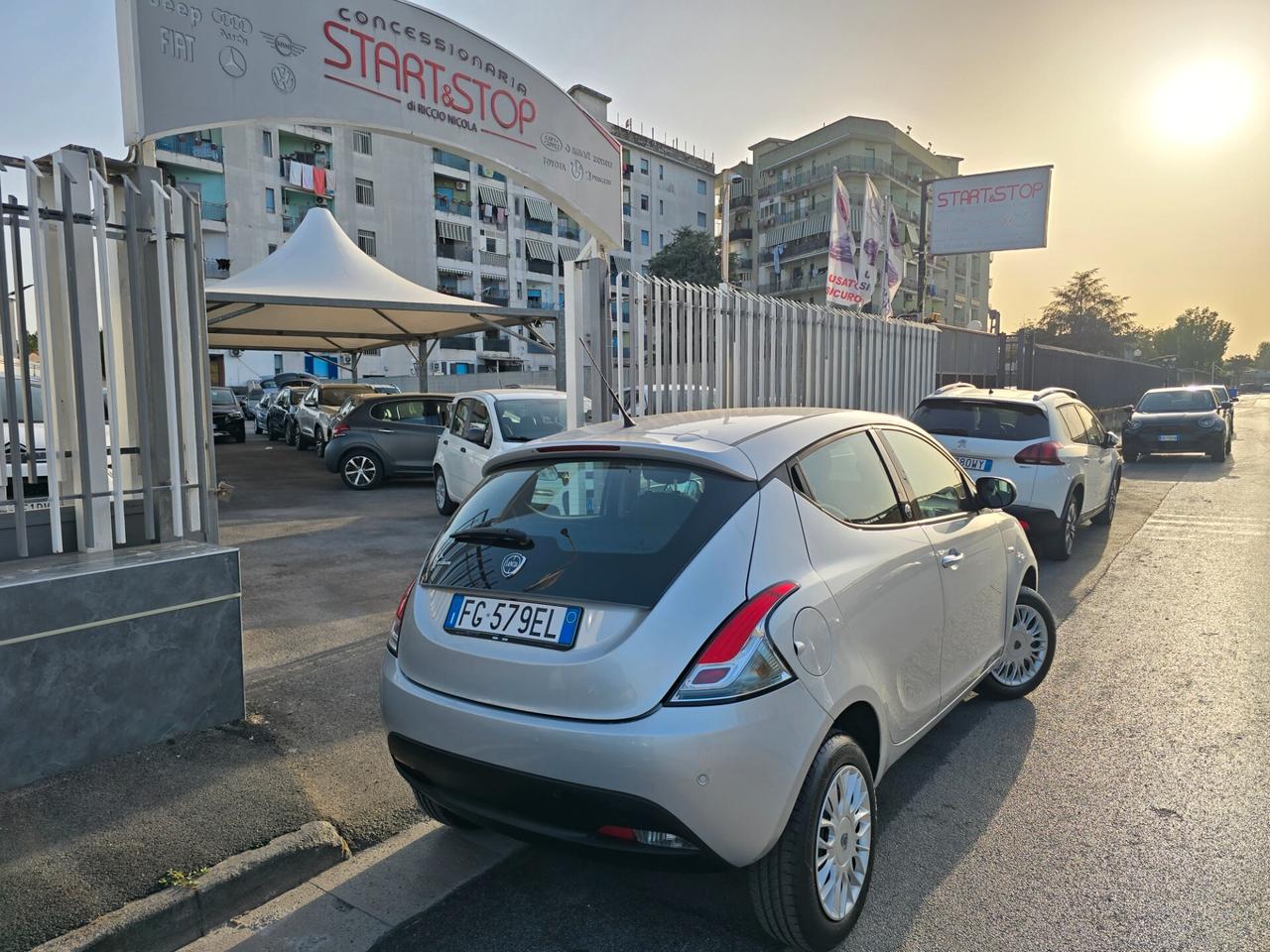 Lancia Ypsilon 0.9 TwinAir 85 CV 5 porte Metano Ecochic Platinum