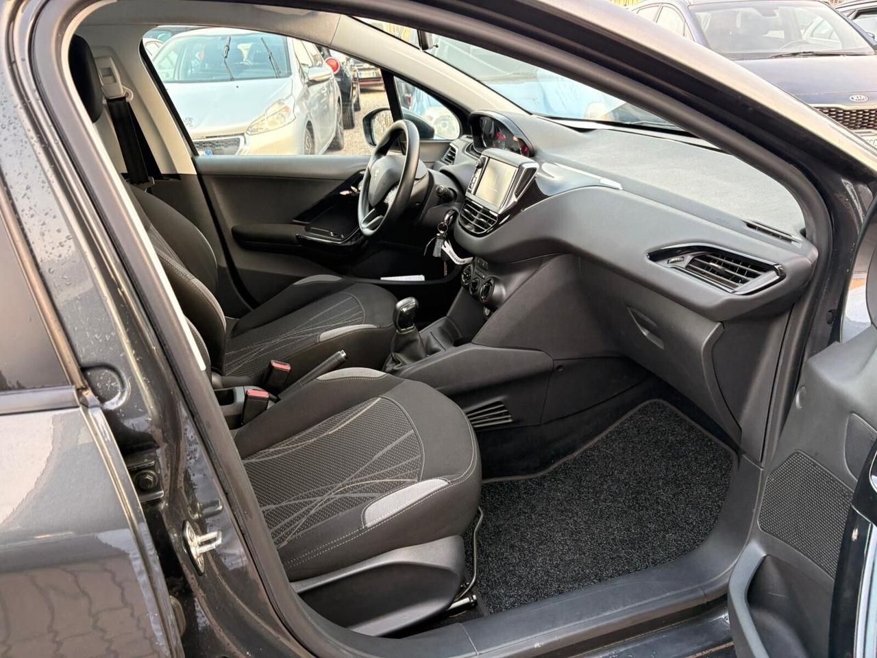 Peugeot 208 1.4 HDi 68 CV 5 porte Allure