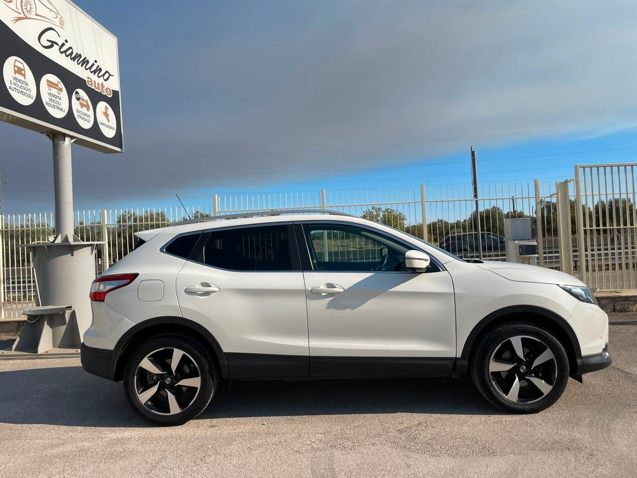 NISSAN QASHQAI 1.6 dCi X-Tronic 2WD Black Edition