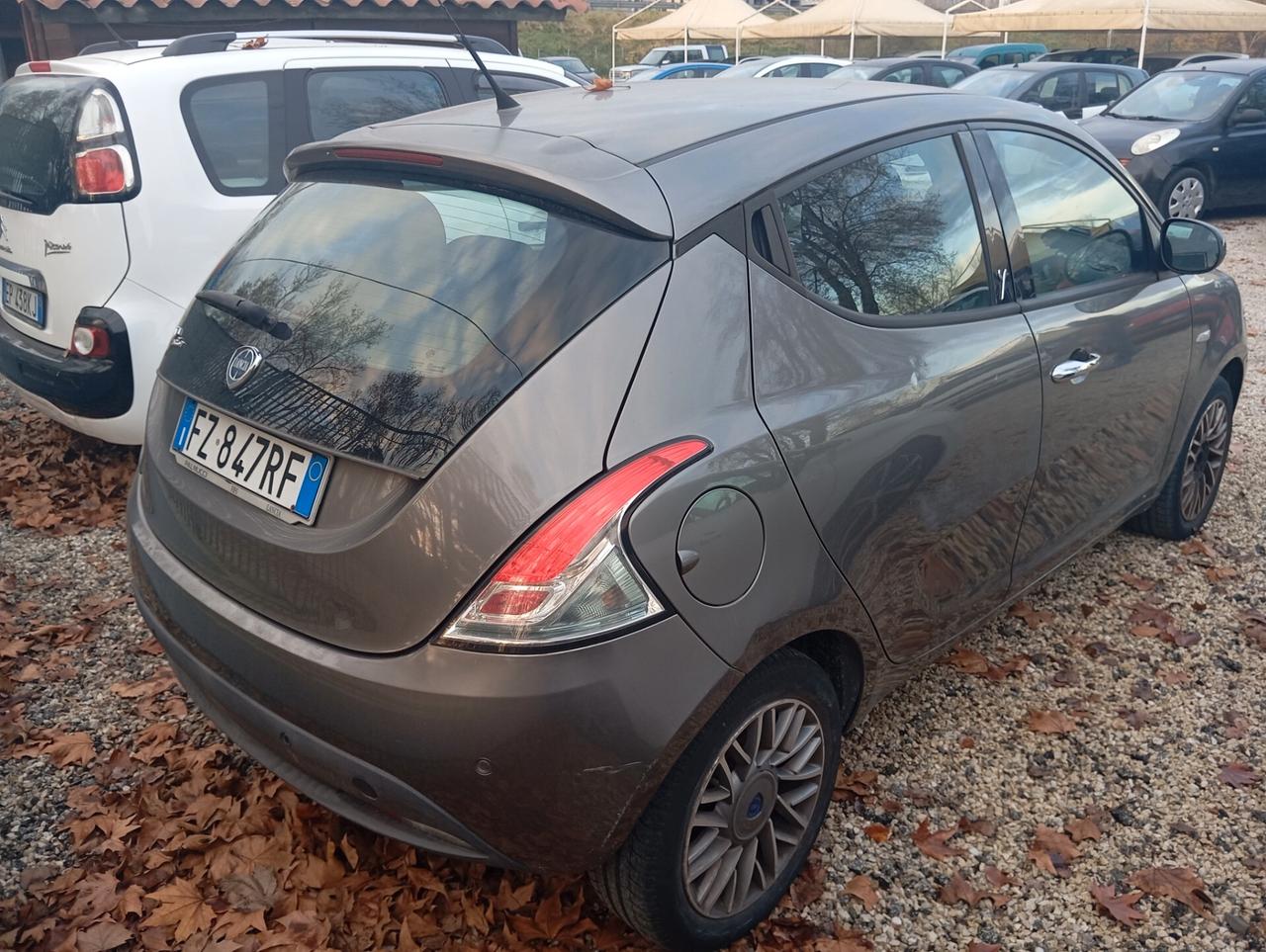 Lancia Ypsilon 1.2 69 CV Unyca